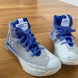 Youth SC under Armour basketball sneakers